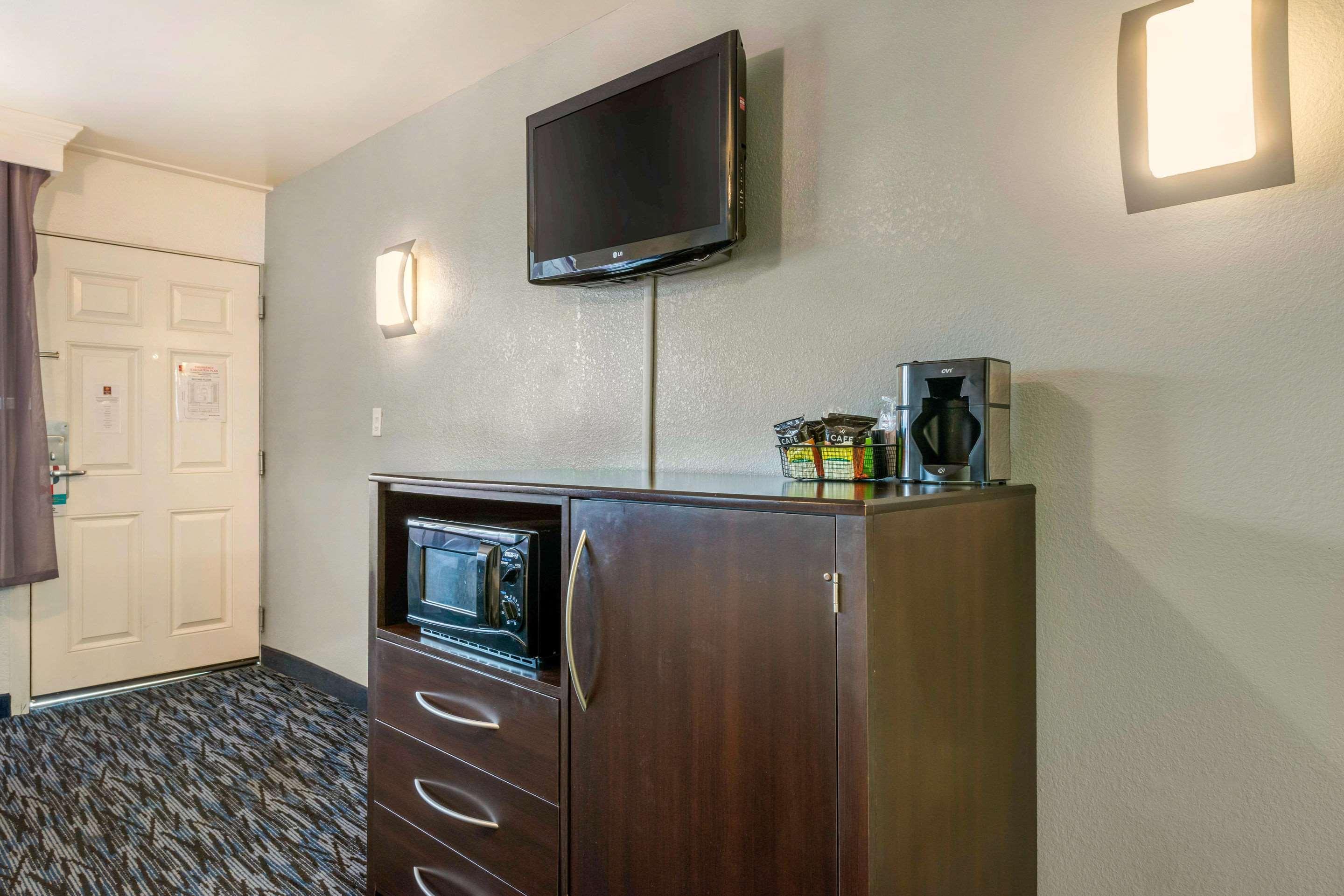 Quality Inn And Conference Center Tampa-Brandon Heartland Ngoại thất bức ảnh