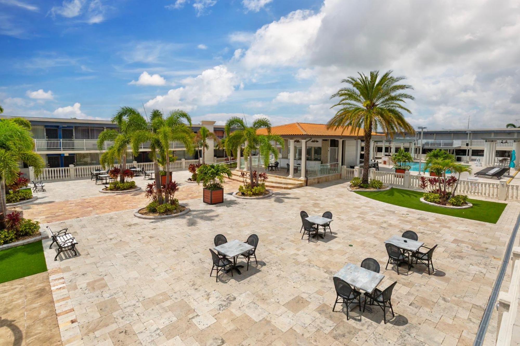 Quality Inn And Conference Center Tampa-Brandon Heartland Ngoại thất bức ảnh